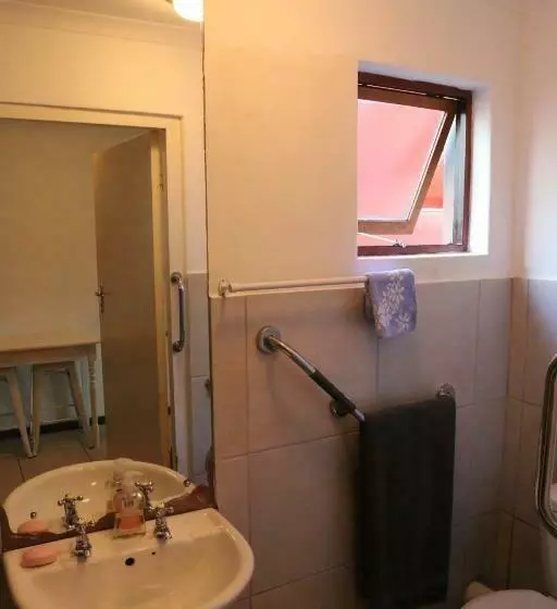 ペンション 17 Hawkes Head Self Catering
