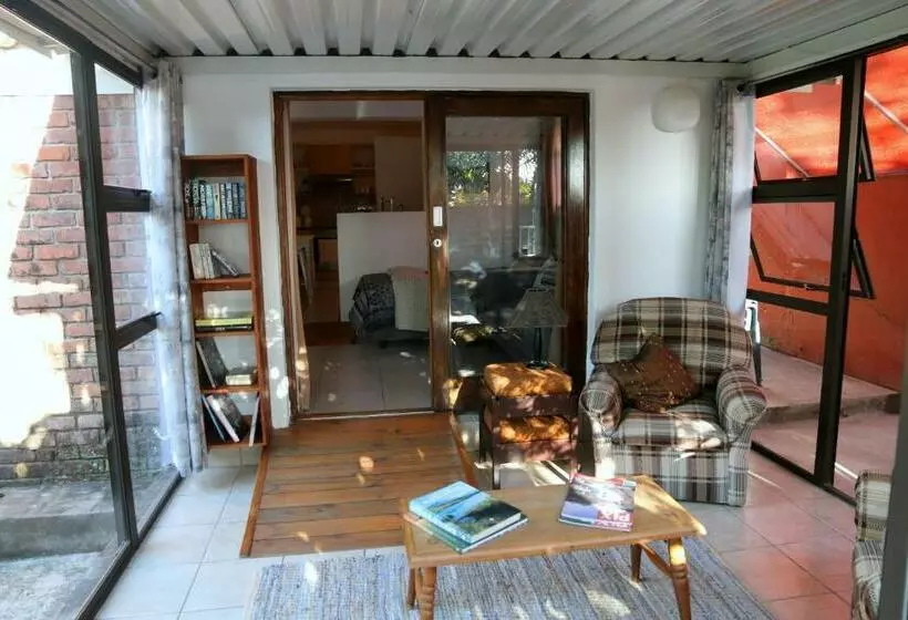 ペンション 17 Hawkes Head Self Catering