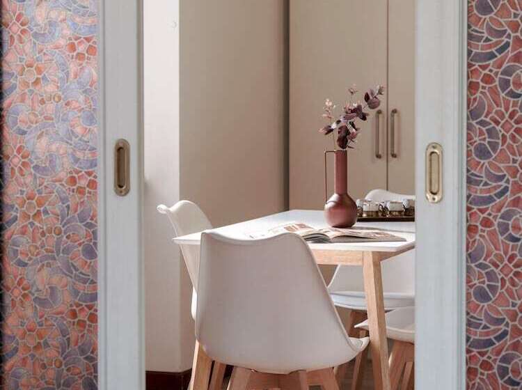 Duplex Open Space With Private Courtyard In Center