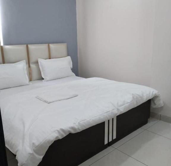 هتل Oyo 88396 The Glory