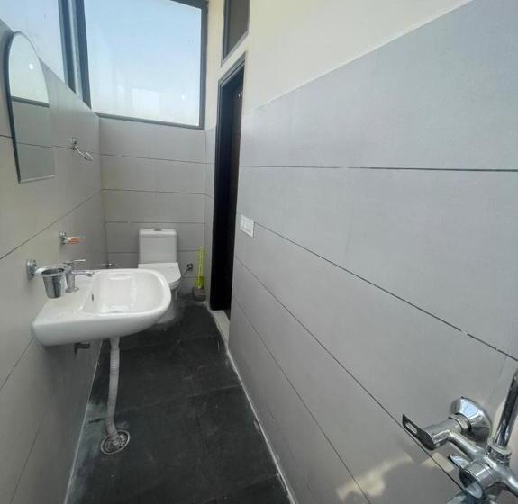 هتل Oyo 88396 The Glory