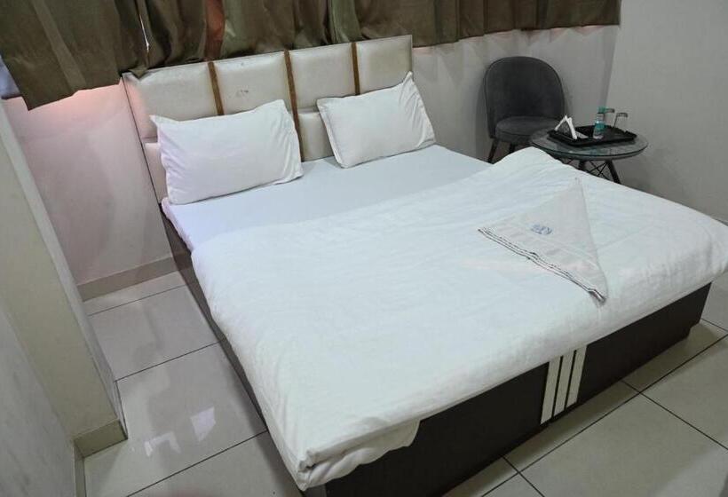 هتل Oyo 88396 The Glory