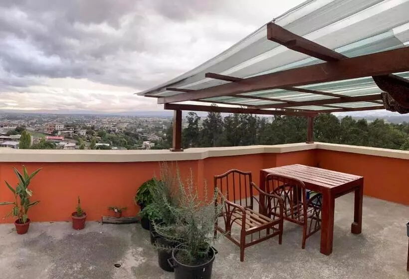 ベッドアンドブレックファースト Hostal Casa San Fernando Tumbaco