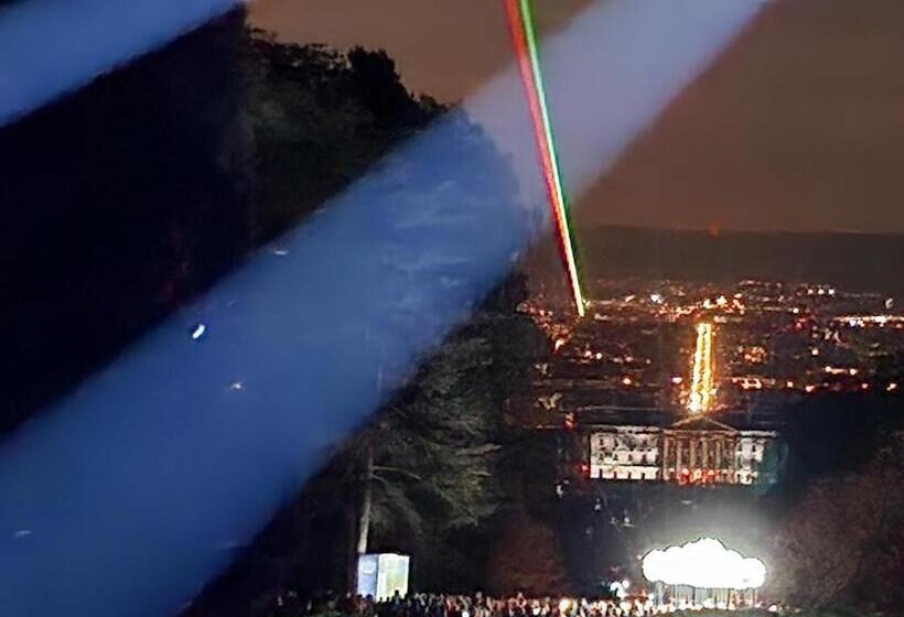 Helles, Ruhiges, Neues Quartier, Herkules Blick