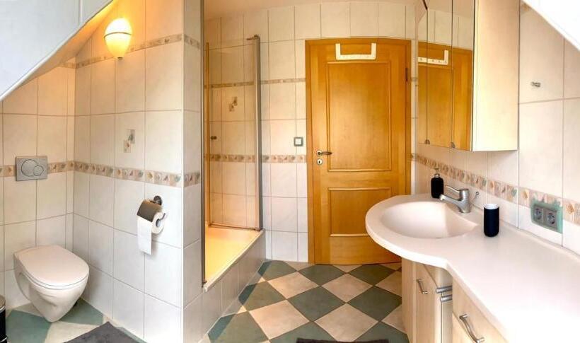 Helles, Ruhiges, Neues Quartier, Herkules Blick