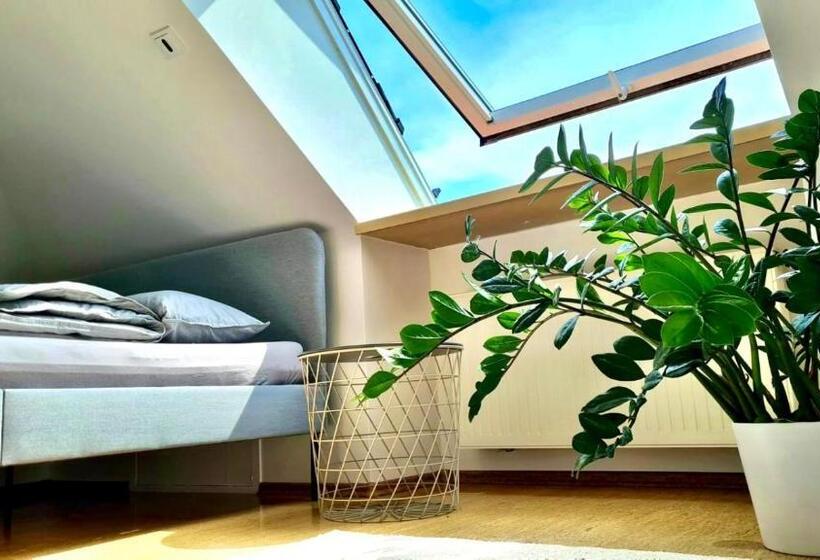 Helles, Ruhiges, Neues Quartier, Herkules Blick