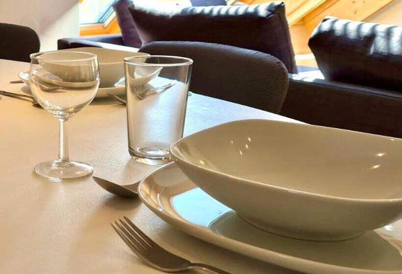 Helles, Ruhiges, Neues Quartier, Herkules Blick