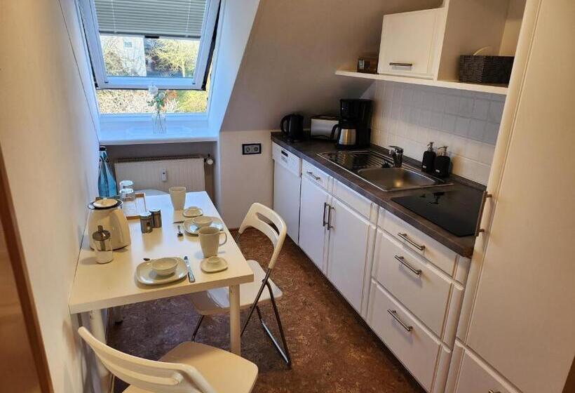 Helles, Ruhiges, Neues Quartier, Herkules Blick