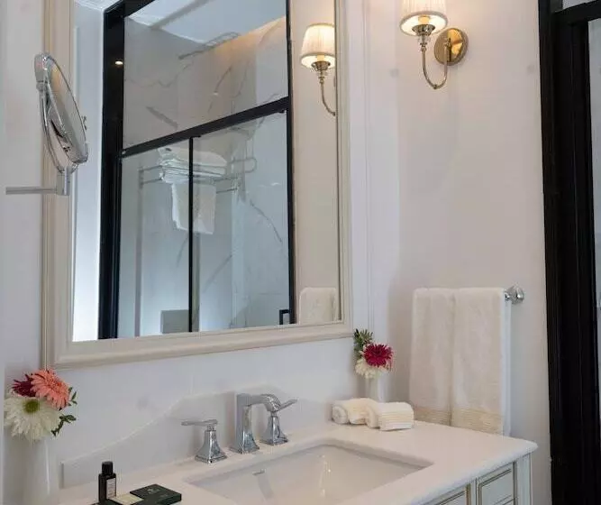 هتل Anim Boutique