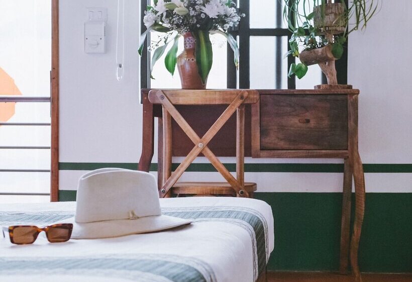 Szálloda Hiphipstay   The Colonial