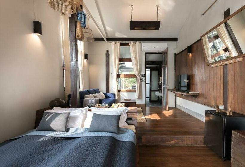 בית מלון כפרי Humz Canal Stay