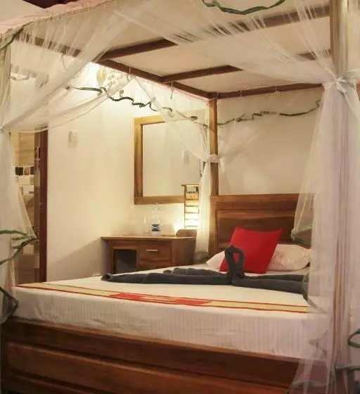 هتل Rainforest Nest