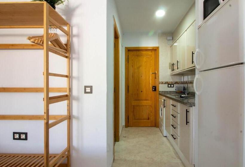 Larios Dos 504. Estudio Con Vistas Al Mar Cerca De La Playa