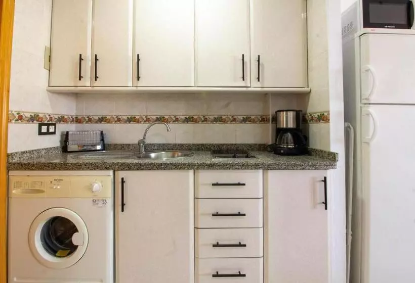 Larios Dos 504. Estudio Con Vistas Al Mar Cerca De La Playa