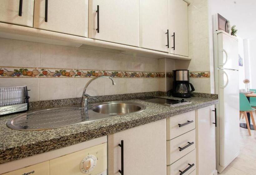 Larios Dos 504. Estudio Con Vistas Al Mar Cerca De La Playa