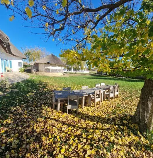 پانسیون 5 Chirpici Small Traditional Resort