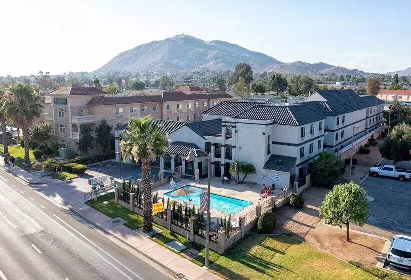 هتل Mainstay Suites