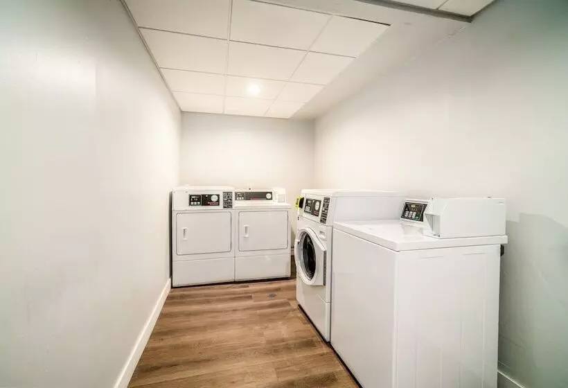 هتل Mainstay Suites