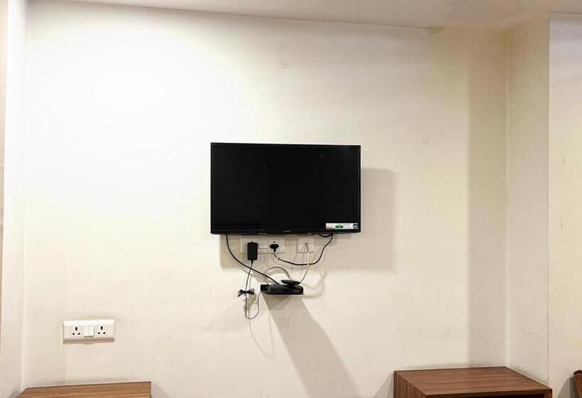 هتل Mauji S Legacy