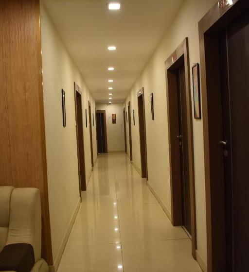 هتل Mauji S Legacy