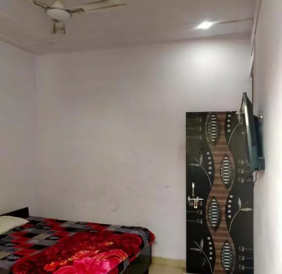 ホテル Oyo 86189 Glaxy