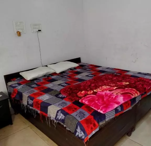 ホテル Oyo 86189 Glaxy