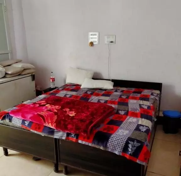 ホテル Oyo 86189 Glaxy