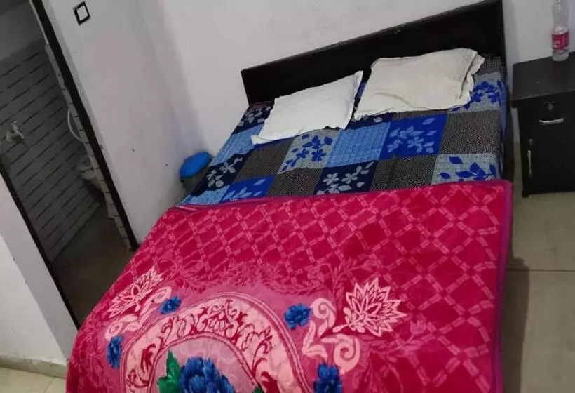 ホテル Oyo 86189 Glaxy