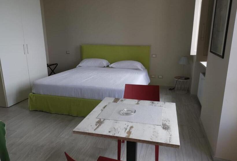 بنسيون Olivola Apartments