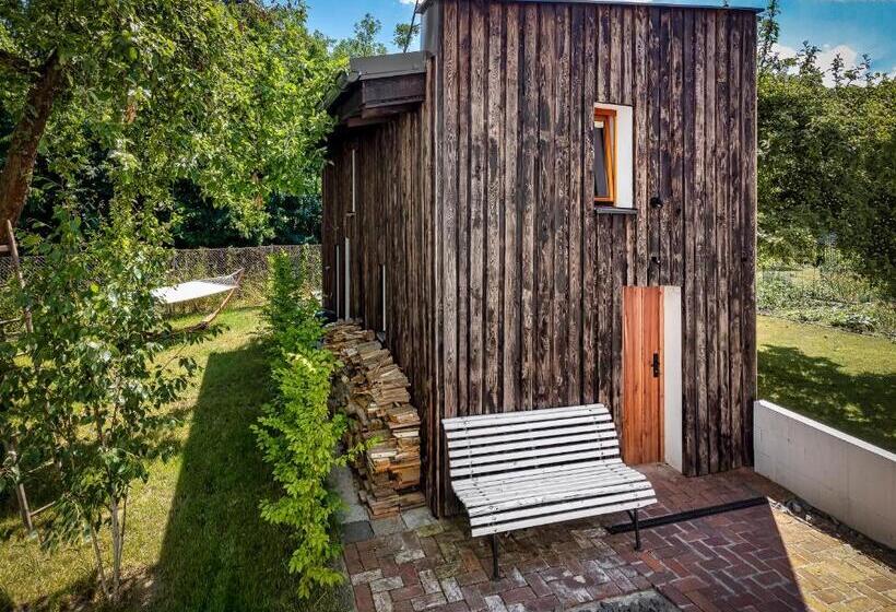 Tiny House, Podkrovní Apartmán A Apartmán S Výhledem Do Zahrady