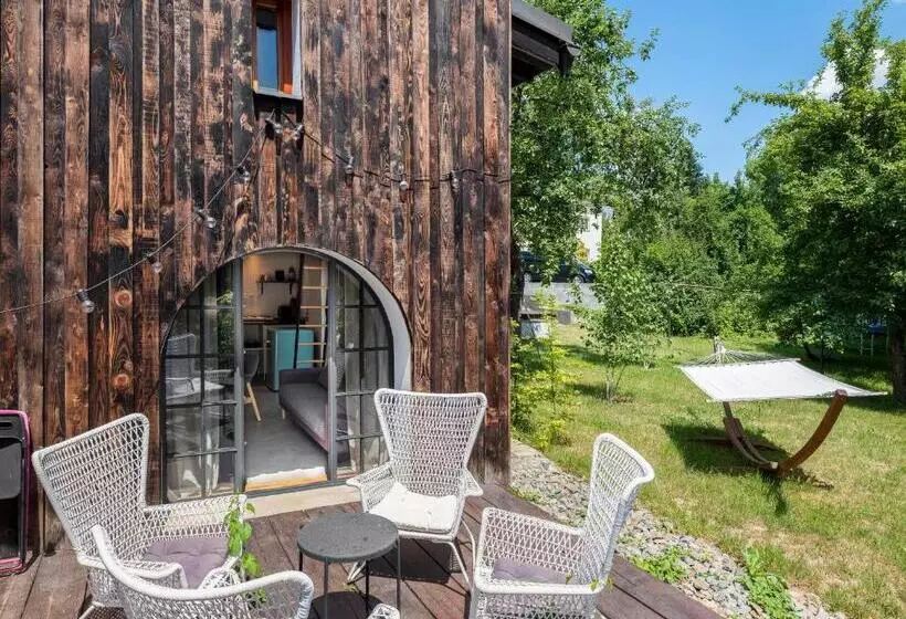 Tiny House, Podkrovní Apartmán A Apartmán S Výhledem Do Zahrady