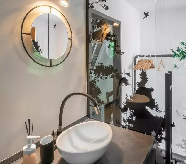 Tiny House, Podkrovní Apartmán A Apartmán S Výhledem Do Zahrady