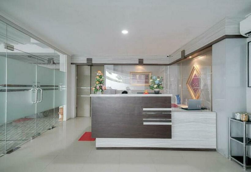 Urbanview Hotel Bari Syariah Palembang By Reddoorz