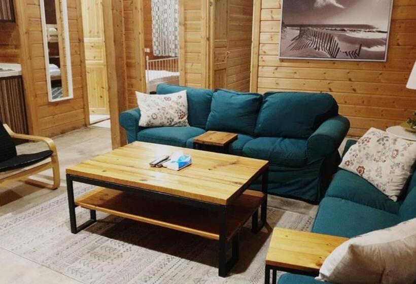 شاليهات الكوخ السويسري وأكوابارك