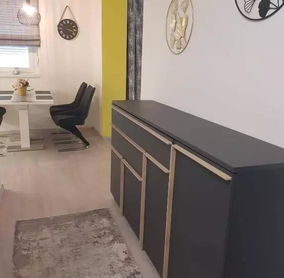Alex Apartman