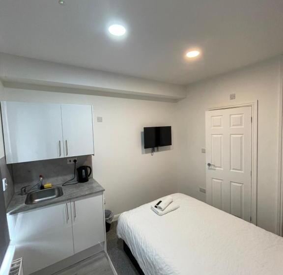 Luton Short Term Lets Cardiff Road