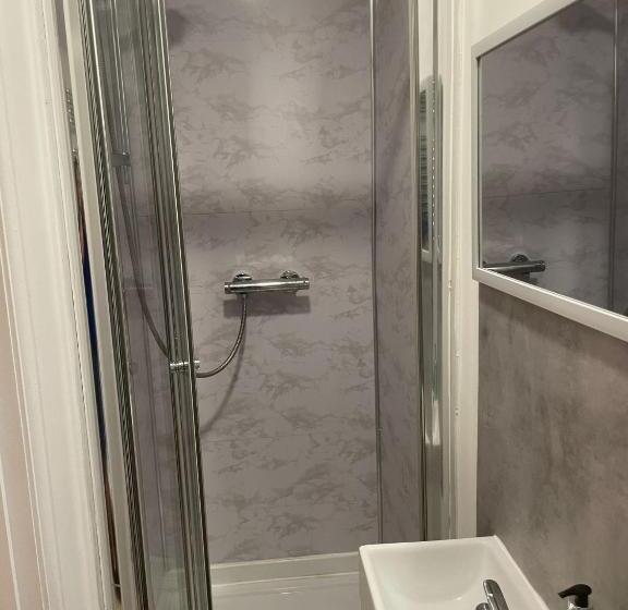 Luton Short Term Lets Cardiff Road