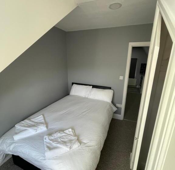 Luton Short Term Lets Cardiff Road