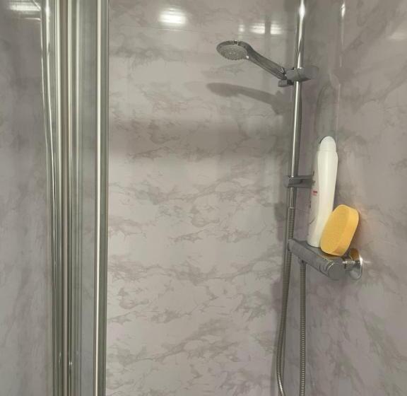 Luton Short Term Lets Cardiff Road