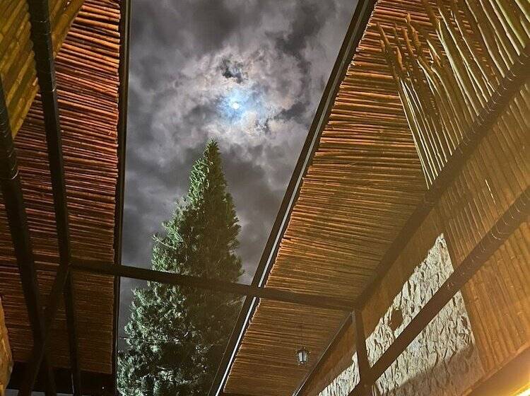 هتل Natural Luxury