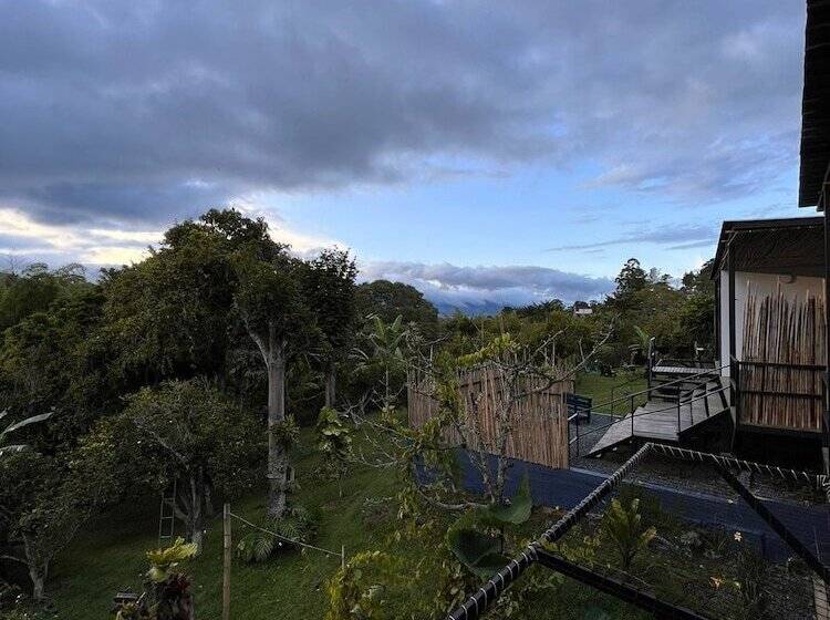 هتل Natural Luxury