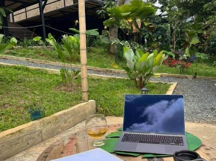 هتل Natural Luxury