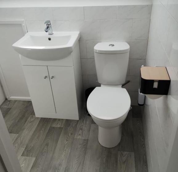 Lovely Bijou Loft Apt, One Road Back From The Sea