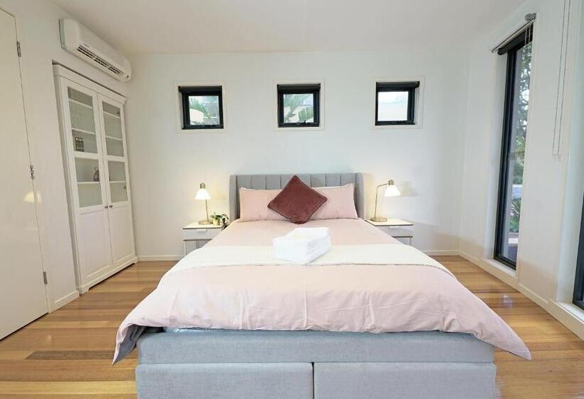 Luxury 7brm Entire House Lakeview Blackswans Wifi Bbq Resort