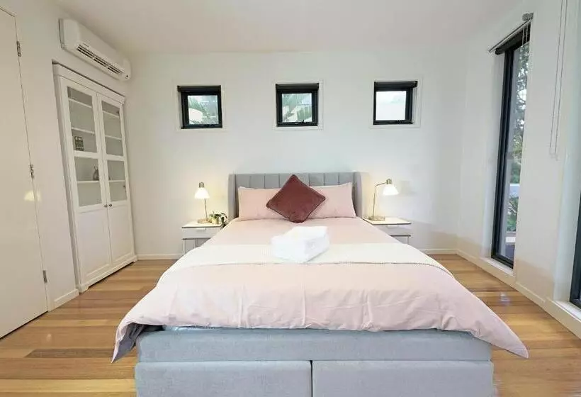 Luxury 7brm Entire House Lakeview Blackswans Wifi Bbq Resort