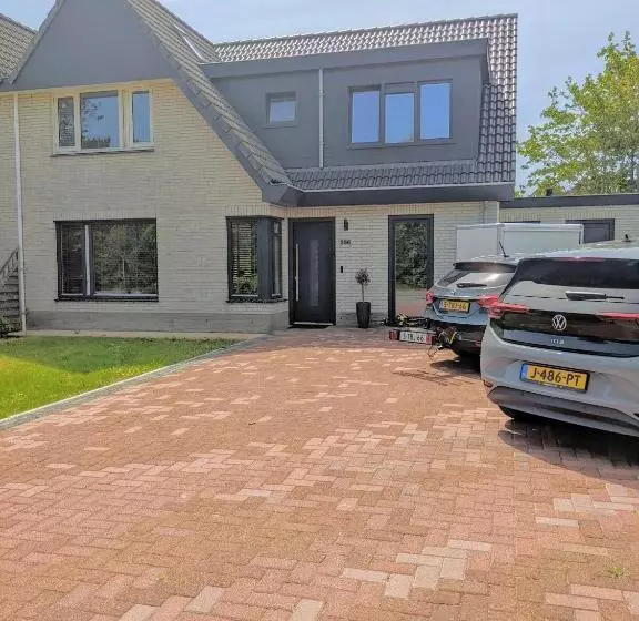 Aamiaismajoitus (B&B) Bed&bubbels 256