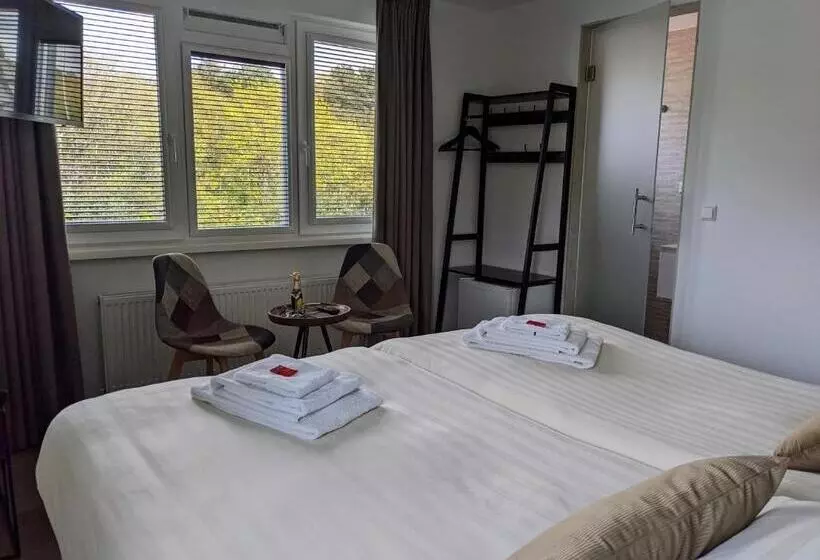 Aamiaismajoitus (B&B) Bed&bubbels 256