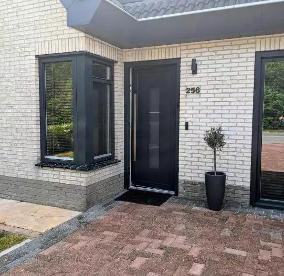 Aamiaismajoitus (B&B) Bed&bubbels 256