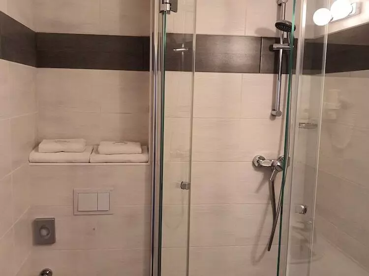 Hotelli Friedensbruecke