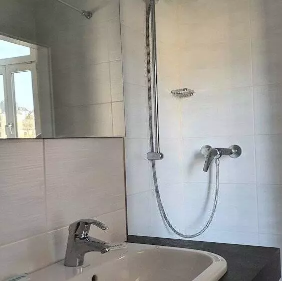 Hotelli Friedensbruecke